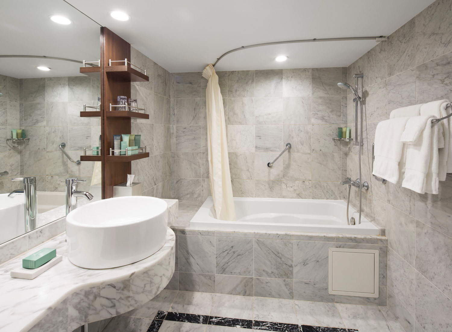 Deluxe Suites With Private Balcony