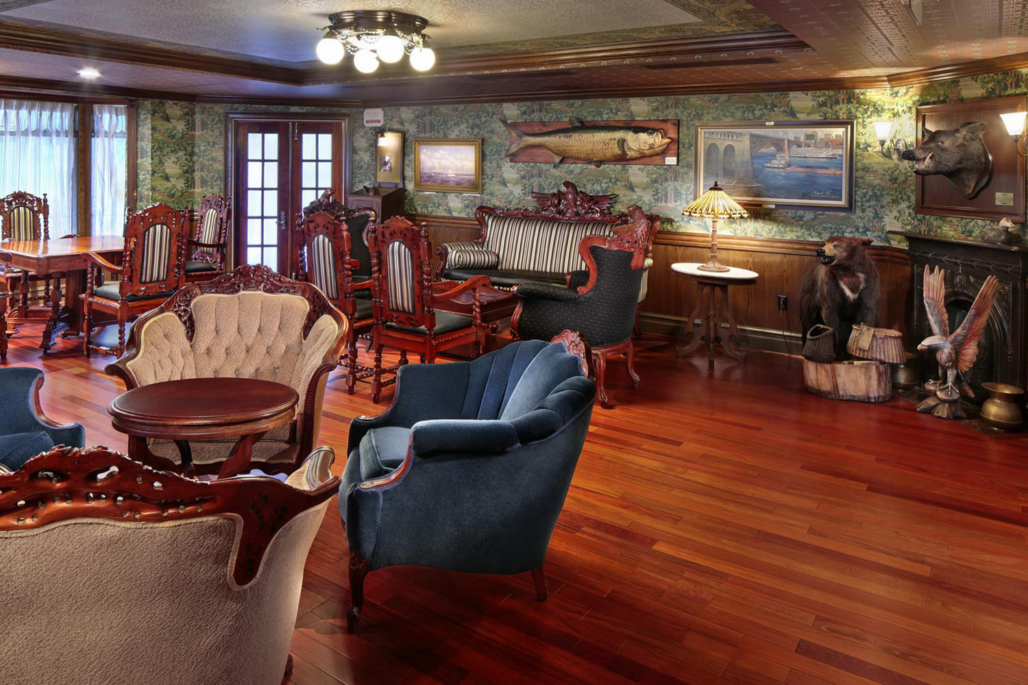 American Queen - Gentelmen's Card Room